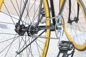 repair-bicycle-chain